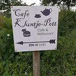 Emily's Deichbude In Einer Historischen In Dornumersiel Dornum