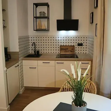 Emily's Deichbude In Einer Historischen In Dornumersiel