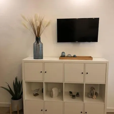 Apartman Emily's Deichbude In Einer Historischen In Dornumersiel