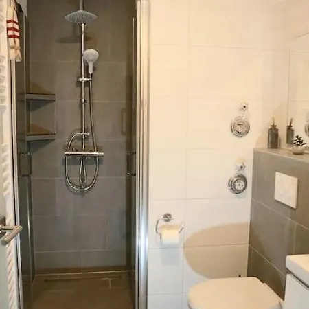 Emily's Deichbude In Einer Historischen In Dornumersiel Dornum