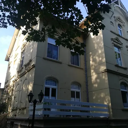 Appartement Emily's Deichbude In Einer Historischen In Dornumersiel
